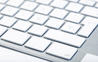Teilansicht einer Computer-Tastatur